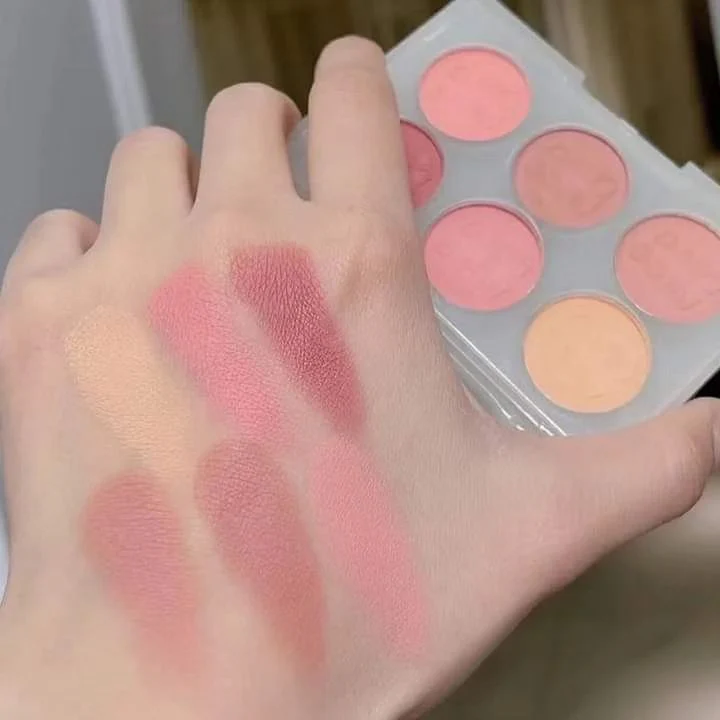 Discover the Versatility of the Miss Lara Blush Palette - Image 3